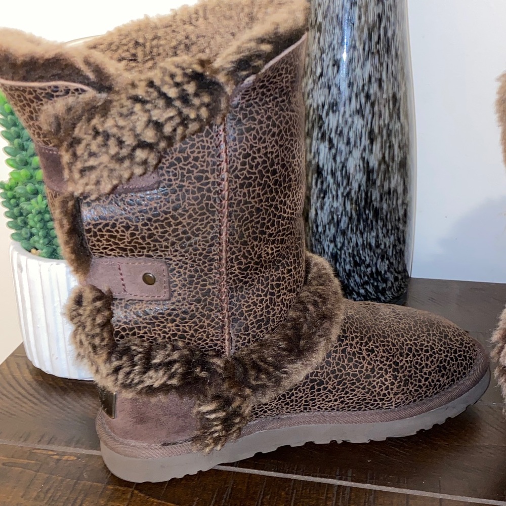 Rare!! UGG Skylah Brown Bomber Leather Faux Fur Boots Size 6 - Picture 10 of 15